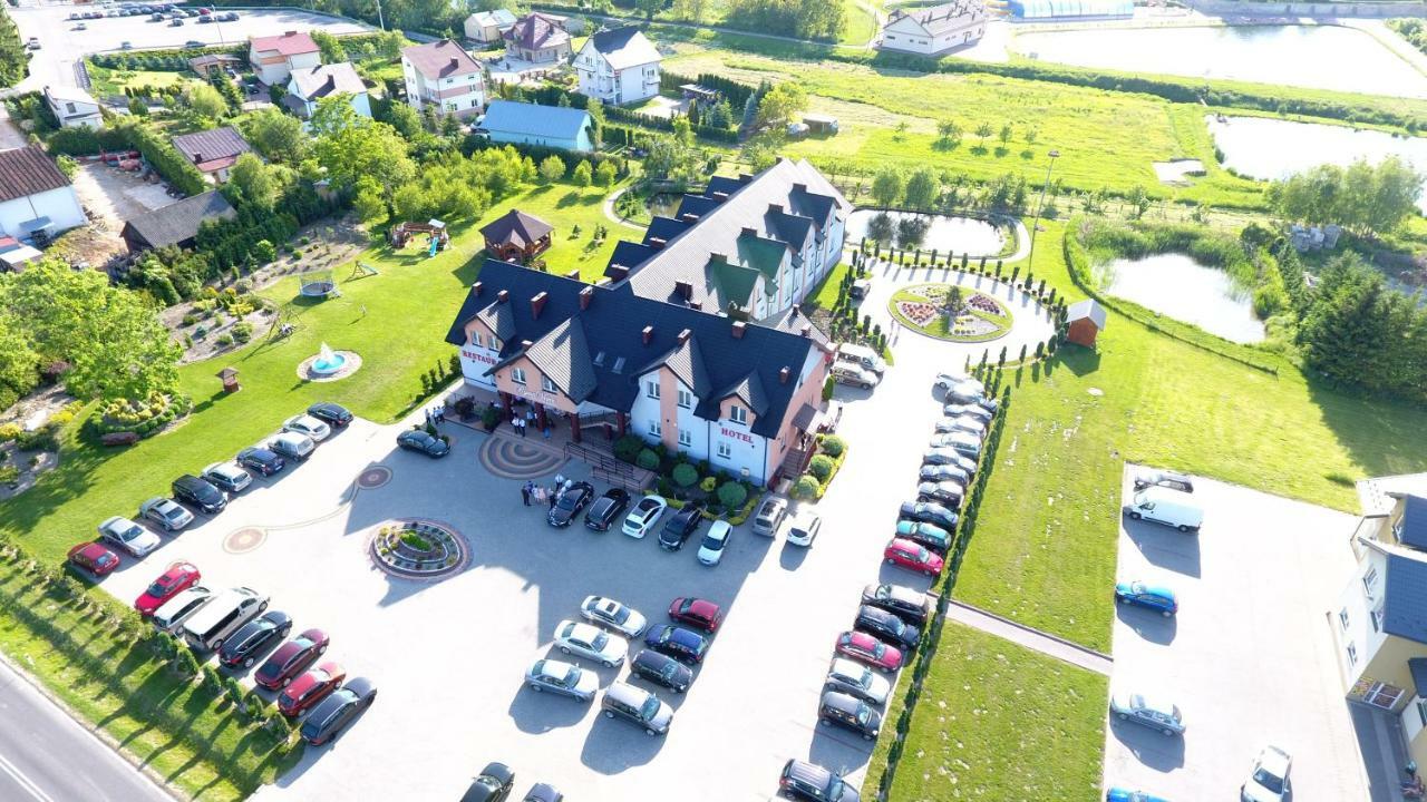 Hotel Restauracja Lorenzo Stopnica Eksteriør bilde